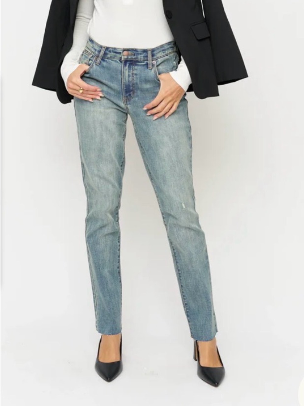 Oliver Logan Crosby jeans in 4 Year Vintage